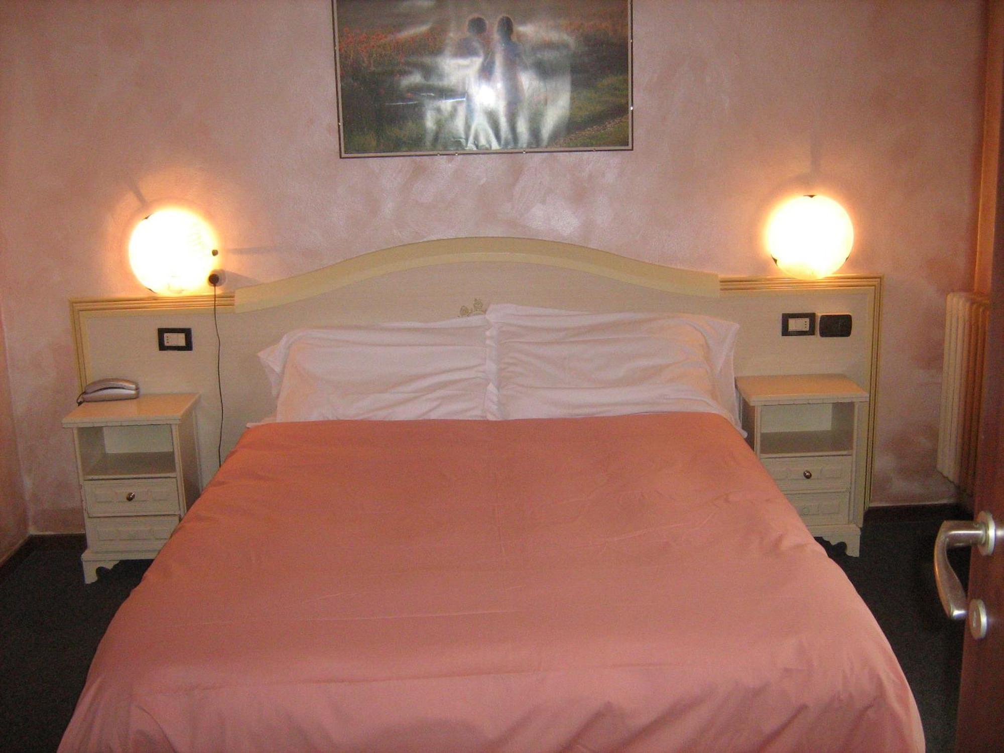 Hotel San Marino Laglio Cameră foto